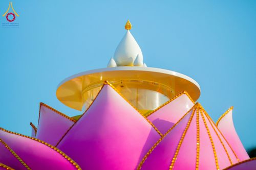 ภาพ No.211316:วันอาทิตย์ที่ 16 มีนาคม พ.ศ. 2568 ธรรมยาตราอัญเชิญพระบรมสารีริกธาตุ รอบเมืองปัตตานี ประดิษฐาน ณ ปทุมเจดีย์ เจดีย์พระพุทธเจ้า 5 พระองค์  ศูนย์อบรมเยาวชนปัตตานี