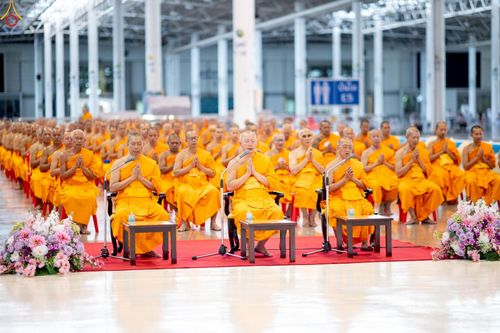 ภาพ No.233910:วันอาทิตย์ที่ 20 กรกฎาคม พ.ศ.2568 พิธีจุดเทียนใจ ไฟนิรันด์ อนันตชัย วัดพระธรรมกาย