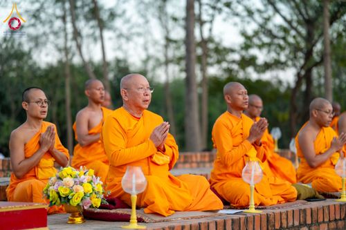 ภาพ No.130574:พิธีจุดโคมประทีปถวายเป็นพุทธบูชา ในโครงการบรรพชา 1,250 รูป ณ มหาวิหารมายาเทวี แดนประสูติ สวนลุมพินี ประเทศเนปาล วันที่ 9 มีนาคม พ.ศ. 2567