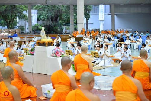 ภาพ No.267513:วันที่ 7 พฤศจิกายน พ.ศ. 2568 พสกนิกรอำเภอคลองหลวง รวมใจบำเพ็ญกุศลปัณรสมวาร (15 วัน) อุทิศถวายเป็นพระราชกุศลแด่ “สมเด็จพระพันปีหลวง” ณ วัดพระธรรมกาย