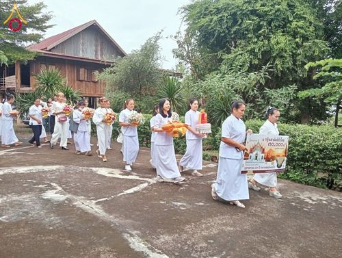 ภาพ No.181860:พิธีทอดกฐิน ณ วัดหนองเสม็ดวนาราม ต.ลำนางรอง อ.โนนดินแดง จ.บุรีรัมย์ ในโครงการทอดกฐินสามัคคีทั่วไทย 30,000 วัด บูชาธรรม 80 ปี หลวงพ่อธัมมชโย โดยคณะศิษยานุศิษย์วัดพระธรรมกาย วันที่ 6 พฤศจิกายน พ.ศ. 2567