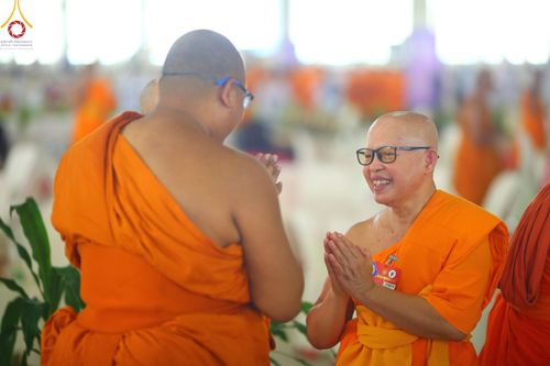 ภาพ No.59900:พิธีเจริญพระพุทธมนต์ "ฉลองอายุวัฒนมงคล 80 ปี หลวงพ่อธัมมชโย" พิธีถวายไทยธรรม คณะสงฆ์ 10,000 กว่าวัดทั่วประเทศ ในวันคุ้มครองโลก วันจันทร์ที่ 22 เมษายน พ.ศ. 2567 ณ สภาธรรมกายสากล วัดพระธรรมกาย จ.ปทุมธานี