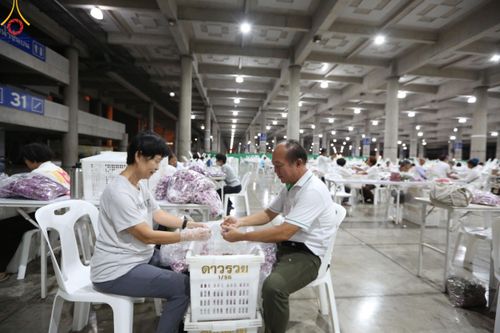 ภาพ No.127403:V.31 ทุ่มเทเพื่อบางกล่ำ การเตรียมงานของเจ้าหน้าที่หน่วยงานต่างๆ  เพื่องานธรรมยาตราอัญเชิญพระบรมสารีริกธาตุ ประดิษฐาน ณ มหารัตนเจดีย์สิริปทุมสวรรค์ (เจดีย์อริยพุทธะ 5 พระองค์) ณ ศูนย์ปฏิบัติธรรมภาคใต้ อ.บางกล่ำ จ.สงขลา ระหว่างวันที่ 9-10 มีนาคม พ.ศ. 2567