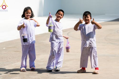 ภาพ No.107069:พิธีจุดประทีปถวายเป็นพุทธบูชา และบูชาธรรมมหาปูชนียาจารย์ ในโครงการธรรมยาตรากตัญญูบูชา มหาปูชนียาจารย์ พระมงคลเทพมุนี(สด จนฺทสโร) พระผู้ปราบมาร  อนุสรณ์สถาน 7 แห่ง ปีที่ 12  วันที่ 6 มกราคม พ.ศ. 2567 ณ อนุสรณ์สถานมหาวิหารพระมงคลเทพมุนี อ.สองพี่น้อง จ.สุพร