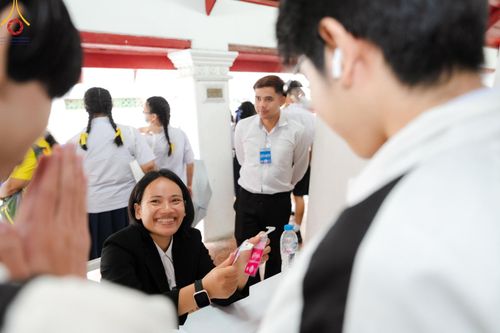 ภาพ No.184854:กิจกรรมวันรวมพลังเด็กดี V-Star ผู้นำฟื้นฟูศีลธรรมโลก กรุงเทพมหานคร ณ วัดมหาธาตุยุวราชรังสฤษฎิ์ราชวรมหาวิหาร กรุงเทพมหานคร ในวันที่ 13 ธันวาคม พ.ศ. 2567