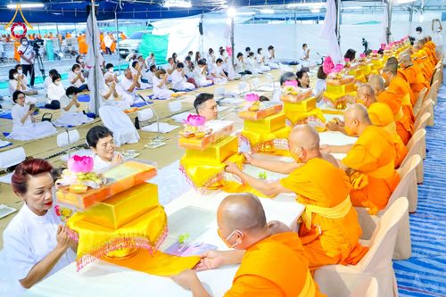 พิธีถวายภัตตาหารเป็นสังฆทาน แด่คณะพระธรรมยาตรา ปีที่ 12 วันที่ 28 มกราคม พ.ศ. 2567 ณ อนุสรณ์สถานบางปลา จ.นครปฐม