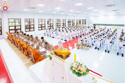 ภาพ No.275968:วันที่ 5 ธันวาคม พ.ศ. 2568 พสกนิกรอำเภอคลองหลวง พร้อมใจบำเพ็ญกุศลอุทิศถวาย “ในหลวงรัชกาลที่ 9” น้อมรำลึกในพระมหากรุณาธิคุณ เนื่องในวันคล้ายวันพระบรมราชสมภพ วันชาติ และวันพ่อแห่งชาติ ณ อาคารปลูกศรัทธา 2 วัดพระธรรมกาย อำเภอคลองหลวง จังหวัดปทุมธานี