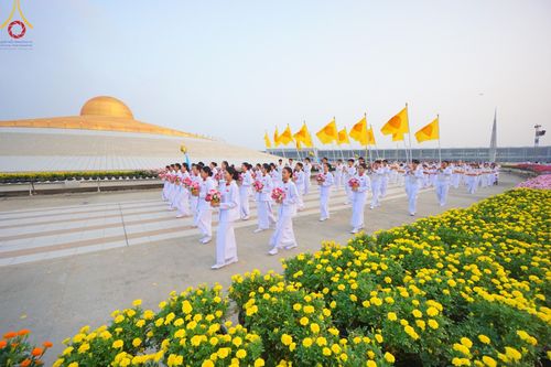 ภาพ No.133670:พิธีเวียนประทักษิณและพิธีวันทาเจดีย์ โครงการบรรพชาสามเณร ฟื้นฟูพระพุทธศาสนาทั่วไทย ณ วัดพระธรรมกาย วันเสาร์ที่ 6 เมษายน พ.ศ. 2567