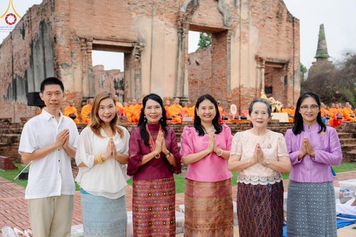 ภาพ No.138478:พิธีตักบาตร วัดราชบูรณะ จ.พระนครศรีอยุธยา วันที่ 25 พฤษภาคม พ.ศ.2567