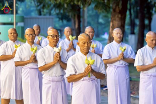 ภาพ No.244487:วันเสาร์ที่ 6 กันยายน พ.ศ. 2568 พิธีเวียนประทักษิณ และวันทาสีมาของนาคธรรมทายาท โครงการอุปสมบทหมู่บูชาธรรมครบรอบ 108 ปี วันครูผู้ค้นพบวิชชาธรรมกาย ณ โบสถ์พระไตรปิฎก วัดพระธรรมกาย