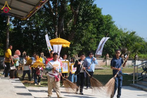 ภาพ No.178609:พิธีทอดกฐิน ณ วัดหนองน้ำขุ่น ต.ร่อนทอง อ.สตึก จ.บุรีรัมย์ ในโครงการกฐินสามัคคีทั่วไทย 30,000 วัด บูชาธรรม 80 ปี หลวงพ่อธัมมชโย โดยคณะศิษยานุศิษย์วัดพระธรรมกาย วันที่ 10 พฤศจิกายน พ.ศ. 2567