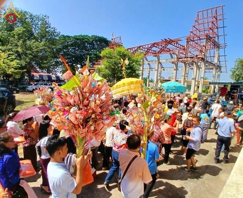 ภาพ No.176830:พิธีทอดกฐิน ณ วัดห้วยทรายทอง ต.ประดู่งาม อ.ศรีเทพ จ.เพชรบูรณ์ ในโครงการทอดกฐินสามัคคีทั่วไทย 30,000 วัด บูชาธรรม 80 ปี หลวงพ่อธัมมชโย โดยคณะศิษยานุศิษย์วัดพระธรรมกาย วันที่ 11 พฤศจิกายน พ.ศ. 2567