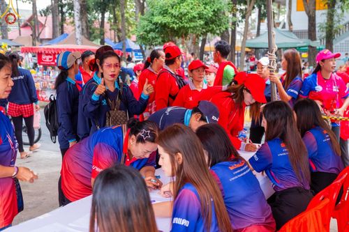 ภาพ No.123800:ขบวนพาเหรดเรือในพิธีเปิดโครงการแข่งขันเรือพาย อบต.คลองสาม ประจำปี พ.ศ. 2567 วันเสาร์ที่ 17 กุมภาพันธ์ พ.ศ. 2567