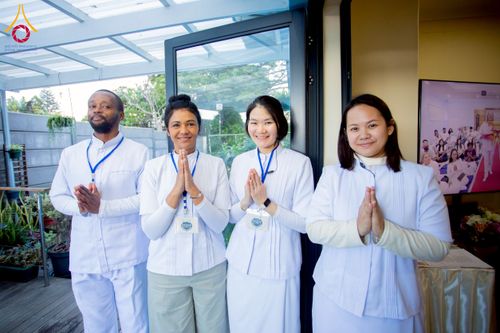 ภาพ No.233236:วันอาทิตย์ที่ 6 กรกฎาคม พ.ศ. 2568 พิธีถวายมหาสังฆทานแด่คณะสงฆ์ทั่วโลกและพิธีตักบาตรเนื่องในวันเข้าพรรษา  ณ วัดพุทธเคปทาวน์ ประเทศแอฟริกาใต้