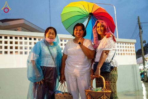 ภาพ No.226031:วันอาทิตย์ที่ 25 พฤษภาคม พ.ศ. 2568 พิธีตักบาตรพระ 1,000 รูปเมืองตรัง ครบรอบ 110 ปี เมืองทับเที่ยง ถวายเป็นพุทธบูชา ถวายเป็นพระราชกุศลแด่รัชกาลที่ 10 และอุทิศส่วนกุศลแด่อดีตเจ้าเมืองตรัง และบรรพบุรุษ ณ บริเวณหน้าศาลากลางจังหวัดตรัง ถนนพระราม 6