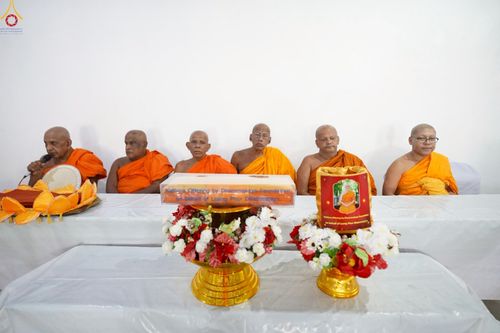 ภาพ No.264866:วันที่ 18 ตุลาคม พ.ศ. 2568 กฐินสมทบต่างประเทศ บูชาธรรม 81 ปี  หลวงพ่อธัมมชโย วัดพระธรรมกาย  ณ วัดกาลัลปิติยะ ปุราณะ วิหาร ประเทศศรีลังกา 