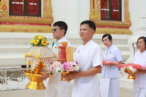 ภาพ No.171832:พิธีทอดกฐิน ณ วัดดงมูลเหล็ก แขวงบ้านช่างหล่อ เขตบางกอกน้อย กรุงเทพฯ ในโครงการกฐินสามัคคีทั่วไทย 30,000 วัด บูชาธรรม 80 ปี หลวงพ่อธัมมชโย โดยคณะศิษยานุศิษย์วัดพระธรรมกาย วันที่ 20 ตุลาคม พ.ศ. 2567