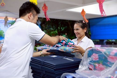 ภาพ No.247522:วันที่ 19-21 กันยายน พ.ศ. 2568 โครงการบวชอุบาสกแก้ว อุบาสิกาแก้ว ตัวแทนทอดกฐิน 30,000 วัด รุ่นที่ 2 ณ ศูนย์กัลยาณมิตรบางพลี สมุทรปราการ