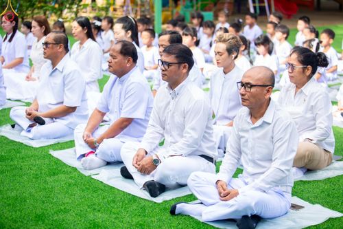 ภาพ No.86590:สมาชิก อบต.คลองสาม อ.คลองหลวง จ.ปทุมธานี เข้าร่วมโครงการสมาธิเพื่อสันติภาพโลก รวมใจนั่งสมาธิสร้างสันติภาพโลก 1 ล้านคน สร้างสถิติโลกกับ Guinness World Records เมื่อวันที่ 24 สิงหาคม พ.ศ.2566