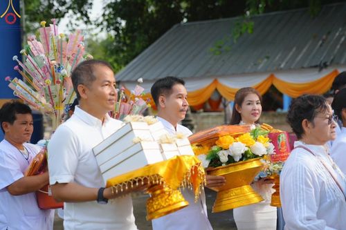 ภาพ No.168585:พิธีทอดกฐิน ณ วัดส่องคบ จ.ชัยนาท ในโครงการกฐินสามัคคีทั่วไทย 30,000 วัด บูชาธรรม 80 ปี หลวงพ่อธัมมชโย โดยคณะศิษยานุศิษย์วัดพระธรรมกาย วันที่ 20 ตุลาคม พ.ศ. 2567