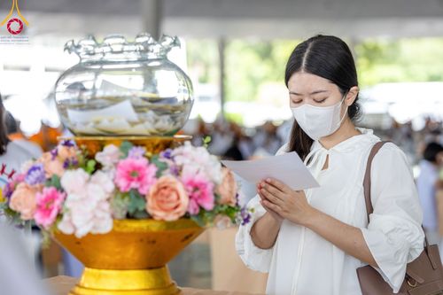 ภาพ No.100101:พิธีบุพเปตพลี  ครั้งที่ 143 วันที่ 27 พฤศจิกายน พ.ศ. 2566 วันพระ ขึ้น 15 ค่ำ เดือน 12 ณ หอฉันคุณยายอาจารย์ฯ วัดพระธรรมกาย