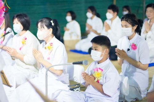 ภาพ No.108042:พิธีถวายภัตตาหารเป็นสังฆทาน แด่คณะพระธรรมยาตราฯ ในโครงการธรรมยาตรากตัญญูบูชา มหาปูชนียาจารย์ พระมงคลเทพมุนี(สด จนฺทสโร) พระผู้ปราบมาร อนุสรณ์สถาน 7 แห่ง ปีที่ 12 วันที่ 8 มกราคม พ.ศ. 2567 ณ อนุสรณ์สถานมหาวิหารพระมงคลเทพมุนี (โลตัสแลนด์) อ.สองพี่น้อง จ.สุ