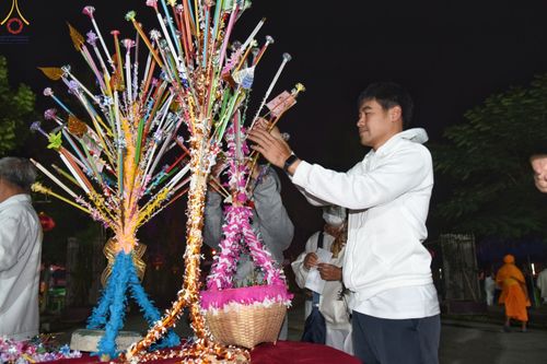 ภาพ No.75659:พิธีเจริญพระพุทธมนต์ และ ตักบาตรพระ 1,111 รูป  บำเพ็ญกุศลเพื่อถวายพระพรชัยมงคลแด่  สมเด็จพระเจ้าลูกเธอ เจ้าฟ้าพัชรกิติยาภา นเรนทิราเทพยวดี กรมหลวงราชสาริณีสิริพัชร มหาวัชรราชธิดา วันเสาร์ที่ 11 กุมภาพันธ์ พ.ศ. 2566 ณ วัดห้วยตองสัก อ.จอมทอง จ.เชียงใหม่