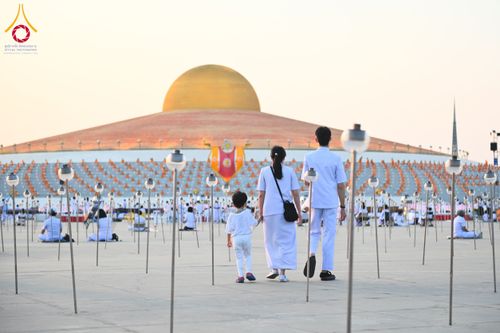 ภาพ No.207668:พิธีเวียนประทักษิณและจุดมาฆประทีป ในวันมาฆบูชา วันพุธที่ 12 กุมภาพันธ์ พ.ศ. 2568 ณ พระมหาธรรมกายเจดีย์ วัดพระธรรมกาย