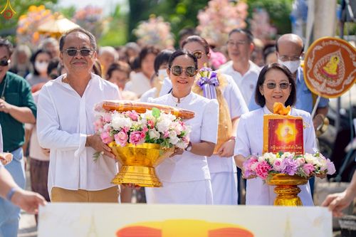 ภาพ No.259180:วันที่ 19 ตุลาคม พ.ศ. 2568 พิธีทอดกฐินสามัคคีทั่วไทย 30,000 วัด โดยคณะศิษยานุศิษย์ บูชาธรรม 81 ปี หลวงพ่อธัมมชโย ณ วัดตะเข้ (โคกพระเถร) แขวงบางระมาด  เขตตลิ่งชัน กรุงเทพมหานคร