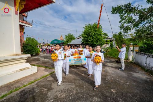 ภาพ No.182062:พิธีทอดกฐิน ณ วัดบ้านหนองแวงสามัคคี ต.ตลาดไทร อ.ชุมพวง จ.นครราชสีมา ในโครงการทอดกฐินสามัคคีทั่วไทย 30,000 วัด บูชาธรรม 80 ปี หลวงพ่อธัมมชโย โดยคณะศิษยานุศิษย์วัดพระธรรมกาย วันที่ 7 พฤศจิกายน พ.ศ. 2567