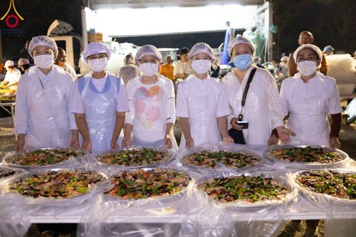 ภาพ No.116453:พิธีถวายภัตตาหารเป็นสังฆทาน แด่คณะพระธรรมยาตรา ปีที่ 12 วันที่ 22 มกราคม พ.ศ. 2567 ณ อนุสรณ์สถานบางนางแท่น จ.นครปฐม