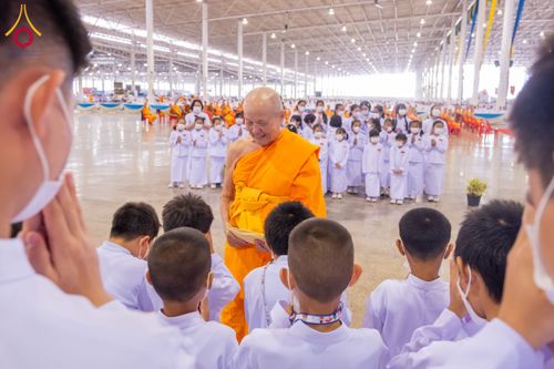 ภาพ No.127022:พิธีมอบใบประกาศเกียรติคุณองค์กรนานาชาติ และหน่วยงานที่ชักชวนคนร่วมโครงการนั่งสมาธิเพื่อสันติภาพโลกมากที่สุด วันอาทิตย์ที่ 1 มีนาคม พ.ศ. 2567 ณ สภาธรรมกายสากล วัดพระธรรมกาย