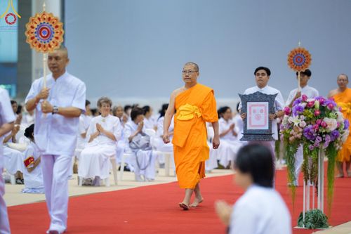 ภาพ No.57908:พิธีมุทิตาสักการะพระสังฆาธิการ ผู้ที่ได้รับพระราชทานเลื่อนและตั้งสมณศักดิ์ ปีพุทธศักราช 2567 วันอาทิตย์ที่ 28 เมษายน พ.ศ. 2567 ณ วัดพระธรรมกาย จ.ปทุมธานี