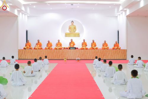 ภาพ No.216139:วันเสาร์ที่ 5 เมษายน พ.ศ. 2568 พิธีตัดปอยผม พิธีขอขมาผู้ปกครอง พิธีขอขมามอบผ้าไตร พิธีบรรพชา พิธีถวายบาตรสามเณร ณ ศูนย์ปฏิบัติธรรมและศูนย์อบรมเยาวชนเพชรบุรี ต.ท่าแลง อ.ท่ายาง จ.เพชรบุรี