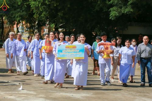 ภาพ No.166122:พิธีทอดกฐิน ณ วัดศรีบุญเรือง จ.อำนาจเจริญ ในโครงการกฐินสามัคคีทั่วไทย 30,000 วัด บูชาธรรม 80 ปี หลวงพ่อธัมมชโย โดยคณะศิษยานุศิษย์วัดพระธรรมกาย วันที่ 20 ตุลาคม พ.ศ. 2567