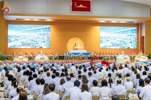 ภาพ No.133996:พิธีบูชาข้าวพระ  ในวันอาทิตย์ต้นเดือนที่ 7 เมษายน พ.ศ. 2567 ณ วัดพระธรรมกาย จ.ปทุมธานี