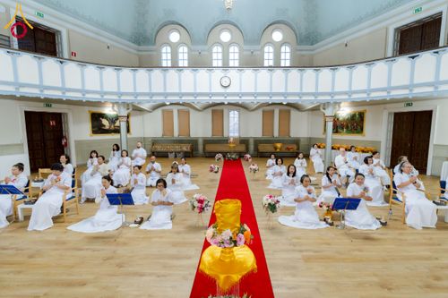 ภาพ No.232711:วันอาทิตย์ที่ 6 กรกฏาคม พ.ศ. 2568 พิธีบูชาข้าวพระ ณ วัดพระธรรมกายนอร์ธสวีเดน