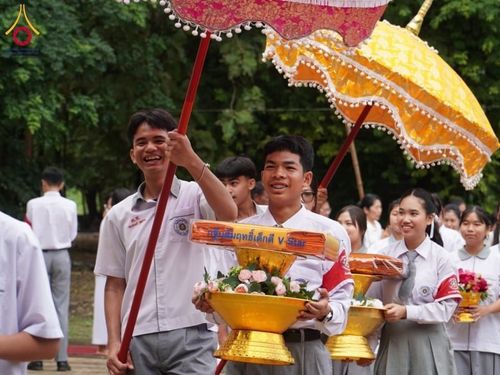 ภาพ No.176719:พิธีทอดกฐิน ณ วัดแหลมรวกอินทรนิมิตร ต.ธงชัยเหนือ อ.ปักธงชัย จ.นครราชสีมา ในโครงการกฐินสามัคคีทั่วไทย 30,000 วัด บูชาธรรม 80 ปี หลวงพ่อธัมมชโย โดยคณะศิษยานุศิษย์วัดพระธรรมกาย วันที่ 27 ตุลาคม พ.ศ.2567 กฐินสัมฤทธิ์เด็กดี V-Star โรงเรียนตะวันชัย จ.นครราชสีม