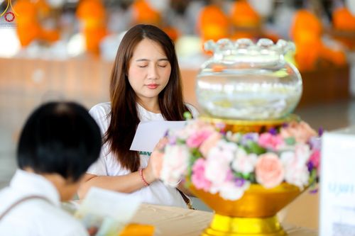 ภาพ No.104471:พิธีบุพเปตพลี ครั้งที่ 145 อุทิศบุญแด่หมู่ญาติที่ล่วงลับไปแล้ว และสืบทอดอายุพระพุทธศาสนา วันพุธที่ 27 ธันวาคม พ.ศ. 2566 (วันพระขึ้น 15 ค่ำ เดือน 12 ) ณ หอฉันคุณยายอาจารย์ฯ วัดพระธรรมกาย