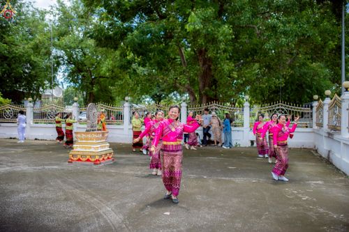 ภาพ No.251838:วันที่ 8 ตุลาคม พ.ศ. 2568 พิธีทอดกฐินสามัคคีทั่วไทย 30,000 วัด โดยคณะศิษยานุศิษย์ บูชาธรรม 81 ปี หลวงพ่อธัมมชโย ณ วัดโคกบำรุงราษฎร์ อ.ดำเนินสะดวก จ.ราชบุรี