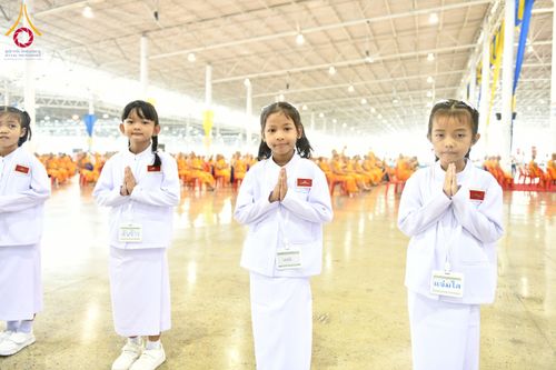 ภาพ No.258080:วันอาทิตย์ที่ 5 ตุลาคม พ.ศ. 2568 พิธีบูชาข้าวพระ ณ สภาธรรมกายสากล วัดพระธรรมกาย