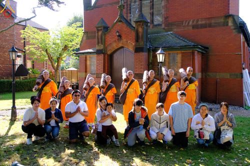 ภาพ No.148749:คณะสงฆ์และสามเณร วัดพระธรรมกายแมนเชสเตอร์  สหราชอาณาจักร จัดเดินธรรมยาตราที่ Peak District National Park , New Mills central , Upper Derwent Visitor Centre, Hope Valley วันอังคารที่ 6 สิงหาคม พ.ศ. 2567