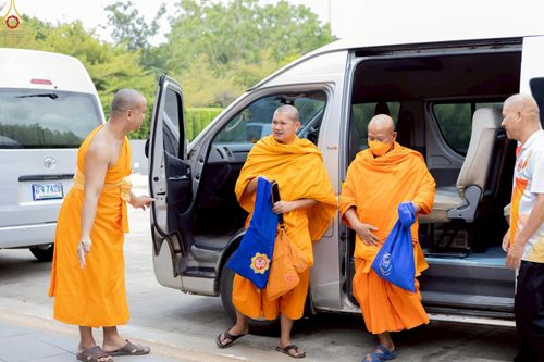 ภาพ No.243204:วันที่ 23-31 สิงหาคม พ.ศ. 2568 เจ้าหน้าที่ทุกสถานะ ทุ่มเทจัดงาน สัมมนารวมใจผู้นำบุญ เพื่องานกฐินสามัคคีทั่วไทย 30,000 วัด บูชาธรรม 81 ปี หลวงพ่อธัมมชโย