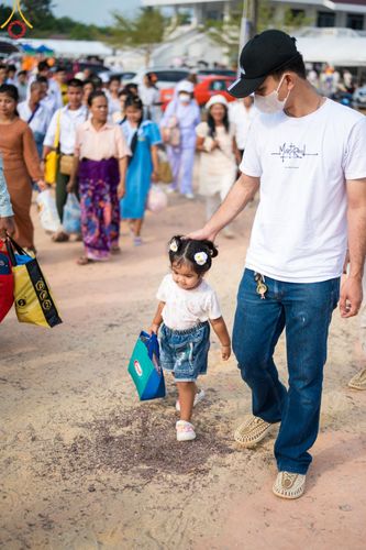 ภาพ No.129297:พิธีประดิษฐานพระบรมสารีริกธาตุ ณ มหารัตนะเจดีย์สิริปทุมสวรรค์ ศูนย์ปฏิบัติธรรมภาคใต้ อ.บางกล่ำ จ.สงขลา วันที่ 10 มีนาคม พ.ศ.2567