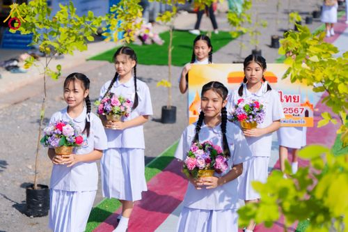 ภาพ No.173977:พิธีทอดกฐิน ศูนย์เบญจธรรม จ.ปทุมธานี ในโครงการกฐินสามัคคีทั่วไทย 30,000 วัด บูชาธรรม 80 ปี หลวงพ่อธัมมชโย โดยคณะศิษยานุศิษย์วัดพระธรรมกาย วันที่ 11 พฤศจิกายน พ.ศ. 2567