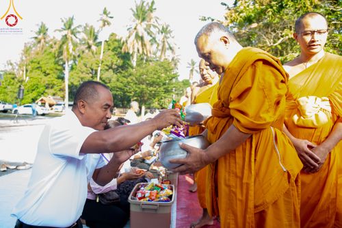 ภาพ No.311061:วันพฤหัสบดีที่ 26 กุมภาพันธ์ พ.ศ. 2569 พิธีถวายสังฆทานแด่คณะสงฆ์ 323 วัด ปีที่ 22 ครั้งที่ 182 พิธีมอบกองทุนหนุนแรงใจช่วยครูใต้ ปีที่ 19 ครั้งที่ 145 และพิธีทำบุญอุทิศส่วนกุศลให้ผู้วายชนม์