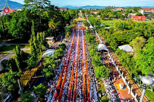 ภาพ No.349169:วันอาทิตย์ที่ 13 กันยายน พ.ศ. 2569 ตักบาตรพระ 1,000 รูป ยะลา ถวายเป็นพุทธบูชาเเละพระราชกุศล  ทำบุญเมืองยะลา 235 ปี  ณ ถนนสุขยางค์ (เฉลิมพระเกียรติ)  อำเภอเมือง จังหวัดยะลา