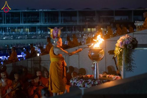 ภาพ No.312236:วันอังคารที่ 3 มีนาคม พ.ศ.2569 พิธีเวียนประทักษิณและจุดมาฆประทีป (ภาพชุดที่ 2) ณ ลานธรรมพระมหาธรรมกายเจดีย์ วัดพระธรรมกาย