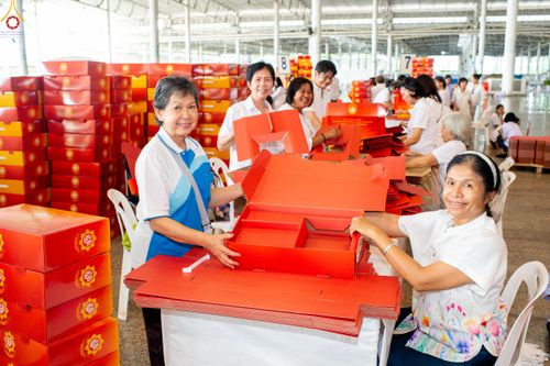 ภาพ No.320511:วันที่ 10 เมษายน พ.ศ.2569 การเตรียมกล่องไทยธรรม เพื่องานถวายมหาสังฆทาน 40,000 กว่าวัดทั่วประเทศ วันคุ้มครองโลก 22 เมษายน พ.ศ.2569 วัดพระธรรมกาย