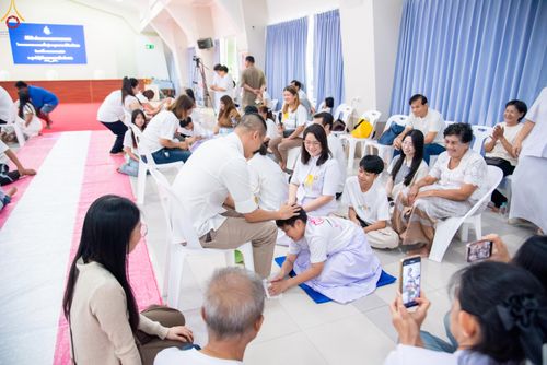 ภาพ No.320083:วันเสาร์ที่ 4 เมษายน 2569 พิธีตัดปอยผม ขอขมาผู้ปกครอง  มอบบาตร-ผ้าไตร และพิธีบรรพชาสามเณร 87 รูป  ณ ศูนย์ปฏิบัติธรรมระยอง(บ้านช่องลม)  ต.บางบุตร อ.บ้านค่าย จ.ระยอง